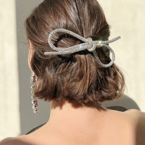 New Silver Crystal Bow Barrette ✨✨💕💕 - Picture 3 of 7